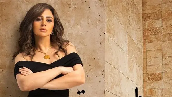 كل شيء قسمة ونصيب.. انفصال فنانة شهيرة عن زوجها أعلنت المطربة المصرية شذى، عبر موقع التواصل الإجتماعي انستجرام طلاقها من زوجها.وكتبت المطربة شذى منشور قالت فيه: وجعل بينكم مودة ورح