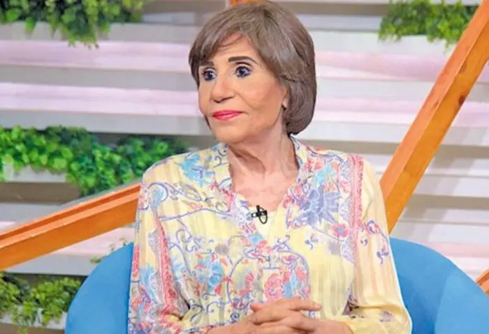 في عيد ميلادها، تعرف على سبب اعتزال سميرة محسن وابتعادها عن الفن تحتفل اليوم الفنانة القديرة سميرة محسن بعيد ميلادها ال 79 حيث قدمت سميرة محسن العديد من الأدوار الهامة والمؤثرة في