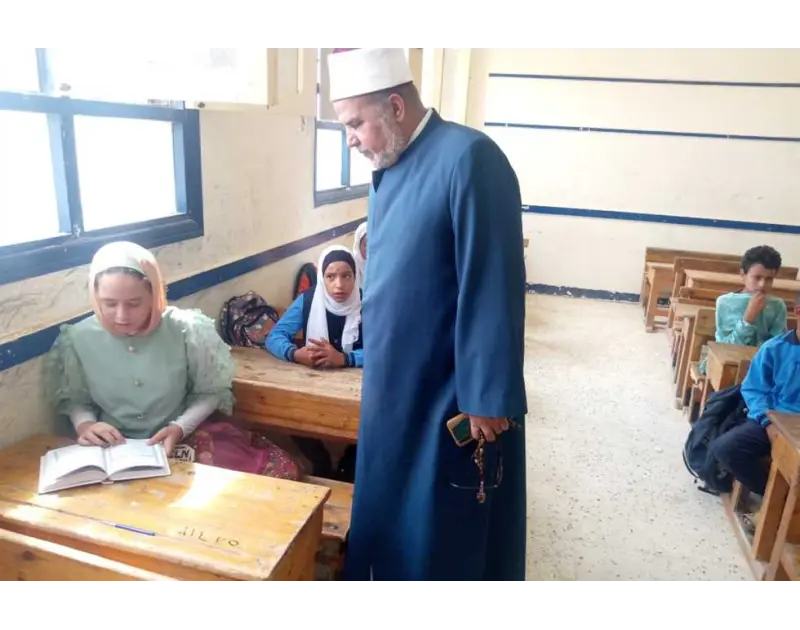 رئيس مطروح الأزهرية يتفقد فعاليات برنامج تحسين مستوى تلاميذ المرحلة الإبتدائية تفقد الشيخ عبدالعظيم سالم، رئيس الإدارة المركزية لمنطقة مطروح الأزهرية، اليوم الاحد، فعاليات برنامج ت