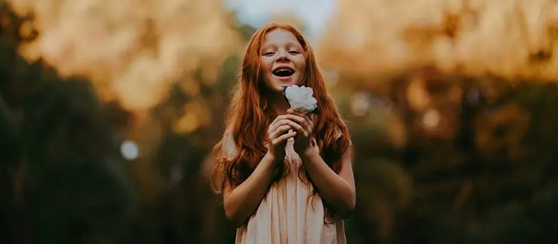 حكم عن السعادة والابتسامة 50 من أجمل الكلام عن الابتسامةالتفاؤل والأمل من اجمل المشاعر التي يحب الشخص ان يعيش لهما، وحكم عن السعادة والابتسامة تساعد على الوصول إلى تلك المشاعر، فعن