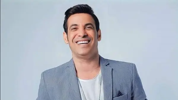 المطرب محمد الأبيض ضيف برنامج سعد الصغيريستضيف اليوم الفنان سعد الصغير في برنامجه سعد مولعها نار المطرب محمد الأبيض، في الساعة العاشرة مساءا، على قناة الشمس، وقدم اغاني لنجوم الطرب