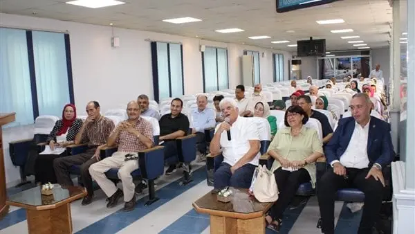 الشحن الصناعي للمياه الجوفية في مصر.. ورشة عمل ينظمها بحوث الصحراء افتتح الدكتورحسام شوقي- رئيس مركز بحوث الصحراء ورشة عمل تحت عنوان الشحن الصناعي للمياه الجوفية في مصر والتي نظمها