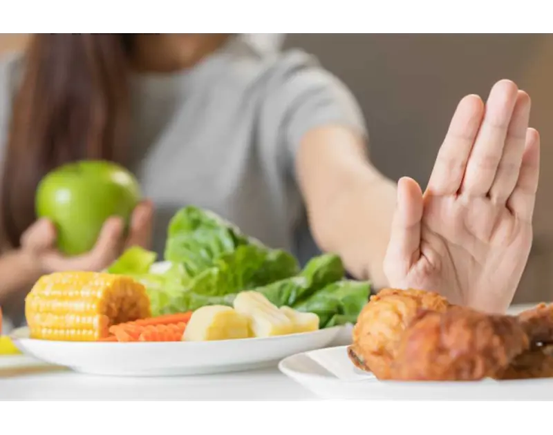 أسباب بطئ عملية الحرق في الجسم.عملية الحرق أو التمثيل الغذائي أو عملية الأيض ، هي عملية حيوية يقوم فيها الجسم بتحويل الغذاء إلى طاقة، من خلال سلسلة من التفاعلات الكيميائية داخل الج