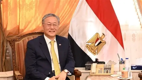 مصر وكوريا تبحثان سبل تعزيز التعاون بمجال تطوير المشروعاتقال سفير كوريا الجنوبية في مصر كيم يونج هيون إن مصر تعمل بنشاط على تطوير البنية التحتية بمختلف القطاعات، بما في ذلك بناء ال