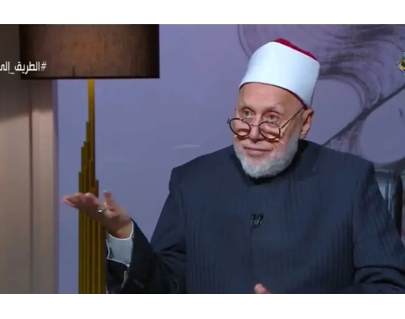 بالفيديو.. أزهري: مقاومة النفس والوهم طريق الوصول إلى حضرة الله قال الدكتور محمد مهنا، أستاذ الشريعة والقانون بجامعة الأزهر، إن الوصول إلى حضرة الله لا يكون إلا بمقاومة النفس والوه