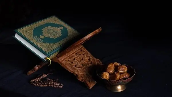 ذكرى المولد النبوي.. تعرف على صفات الرسول وشكل هيئته الشريفةعن صفات الرسول يجدر بنا أن نشير إلى أن النبي المصطفى رسول الله -صلى الله عليه وسلم- كان قوي البنية ولم يكن صاحب دهون في