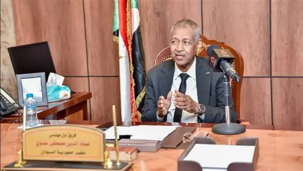 سفير السودان بالقاهرة: الدول العربية تواجه تحديات كبيرة في أمنها الغذائيأكد السفير الفريق أول ركن مهندس عماد الدين عدوي سفير السودان بالقاهرة ومندوبه الدائم لدى جامعة الدول العربية