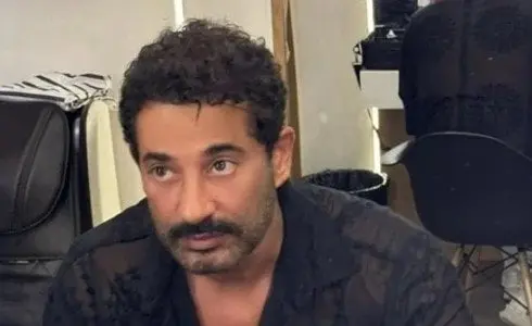عمرو سعد يكشف كواليس فيلم الغربان قبل عرضه (صور)شارك الفنان عمرو سعد، كواليس تصوير مشاهد فيلم الغربان، عبر حسابه الرسمي بموقع تداول الصور والفيديوهات إنستجرام، مشيرا إلى مواجهته لل