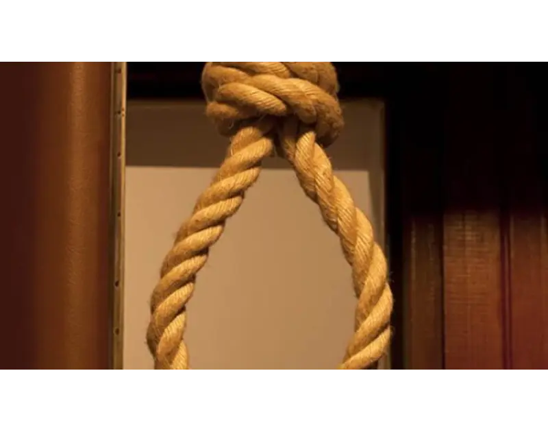 خلافات زوجية متكررة.. مشرف أمن بمستشفى ينهي حياته شنقا داخل منزله بأوسيم لم يعد الخلاف الزوجي مجرد مشاجرات يومية عابرة في حياة مشرف الأمن بإحدى المستشفيات الخاصة، بل تحول إلى مأساة