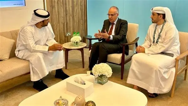 تعاون مصري إماراتي للاعتماد على تحلية المياه في الإنتاج الكثيف للغذاءالتقى الدكتور هانى سويلم وزير الموارد المائية والرى، بالمهندس عوايدة مرشد المرار رئيس دائرة الطاقة بدولة الإمار