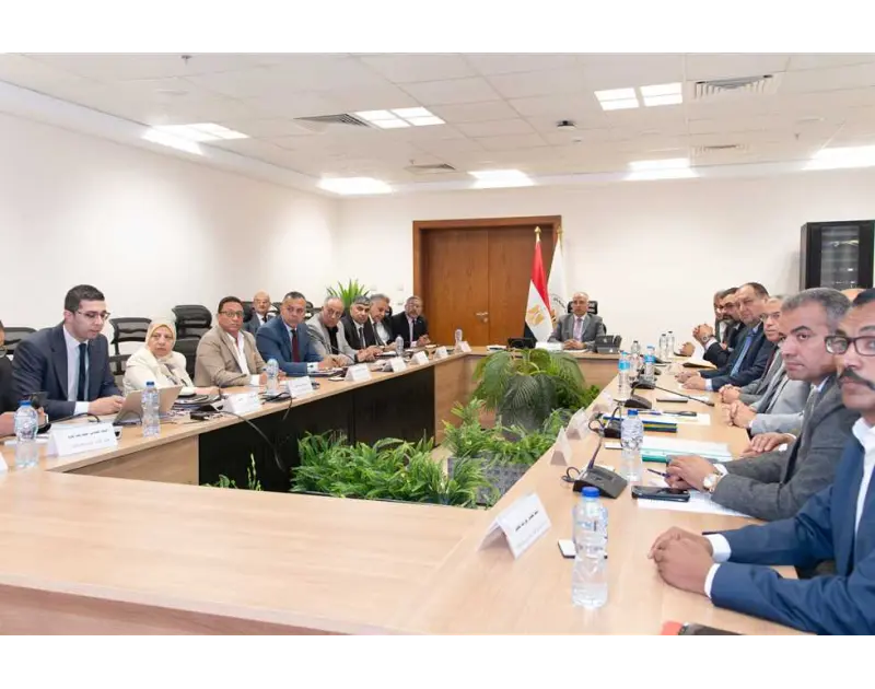 وزير الري يتابع إجراءات توفير الاحتياجات المائية خلال شهور الصيف بترع المحافظاتعقد الدكتور هاني سويلم، وزير الموارد المائية والري، اجتماعا، لمتابعة ما تم اتخاذه من إجراءات خلال فتر