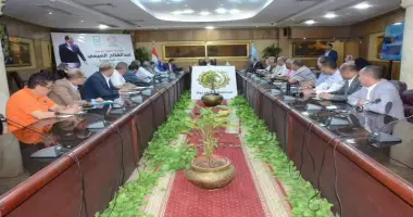 كتبمحمود شتا محافظ الغربية يترأس الاجتماع الدوري لرؤساء المراكز و المدن ويناقش عددا من الملفات الجندي يصدر توجيهات مشدده لرؤساء المراكز والمدن بتحقيق المزيد من التواصل و التفاعل مع
