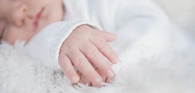 تفسير رؤية موت ولد صغير في المنام للمتزوجةتفسير حلم رؤية الطفل الرضيع يموت في المنام هو يعتبر من أحد التفسيرات التي لها الكثير من المعاني والدلالات ويكون البعض منها يحمل البشارة إل