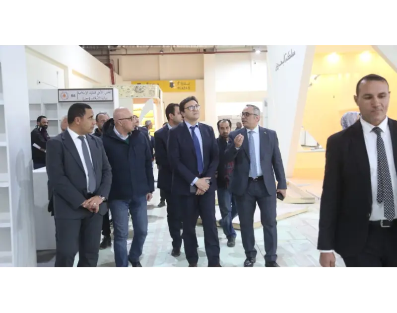 وزير الثقافة يتفقد الاستعدادات النهائية لمعرض الكتاب في دورته ال56 أجرى وزير الثقافة، الدكتور أحمد فؤاد هنو، بجولة تفقدية لمتابعة تجهيزات معرض القاهرة الدولي للكتاب في دورته ال 56،