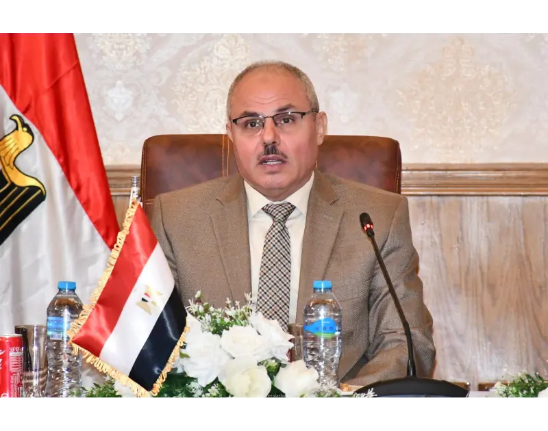كتبت أمل عبد الرحيم أعلن الدكتور ناصر مندور رئيس جامعة قناة السويس عن فتح باب التقدم لجائزة العطاء والوفاء للأساتذة العاملين والمتفرغين لعام 2025. وأضاف الدكتور ناصر مندور رئيس الج