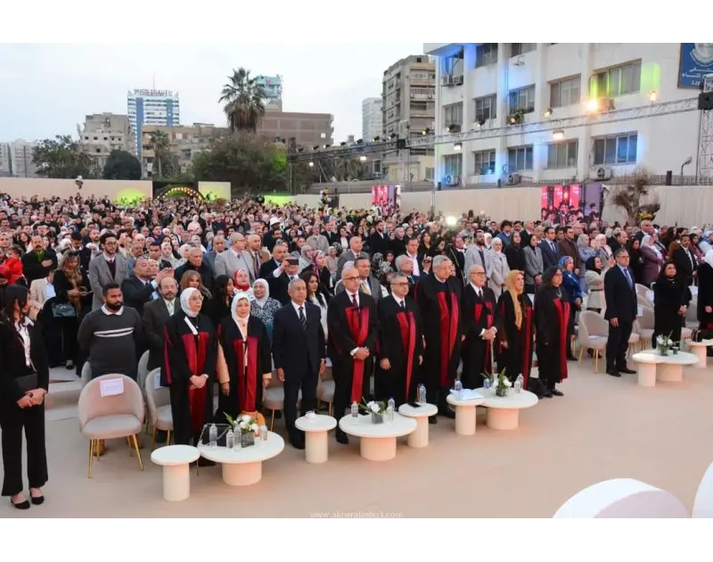 مستشار رئيس الجمهورية للصحة والوقاية ورئيس جامعة عين شمس وعميد كلية الطب يشهدون حفل تخريج دفعة 2023 - 2024م بطب عين شمس كتب - محمود الهندي في أجواء مفعمة بالفخر والنجاح، شهد الأستا