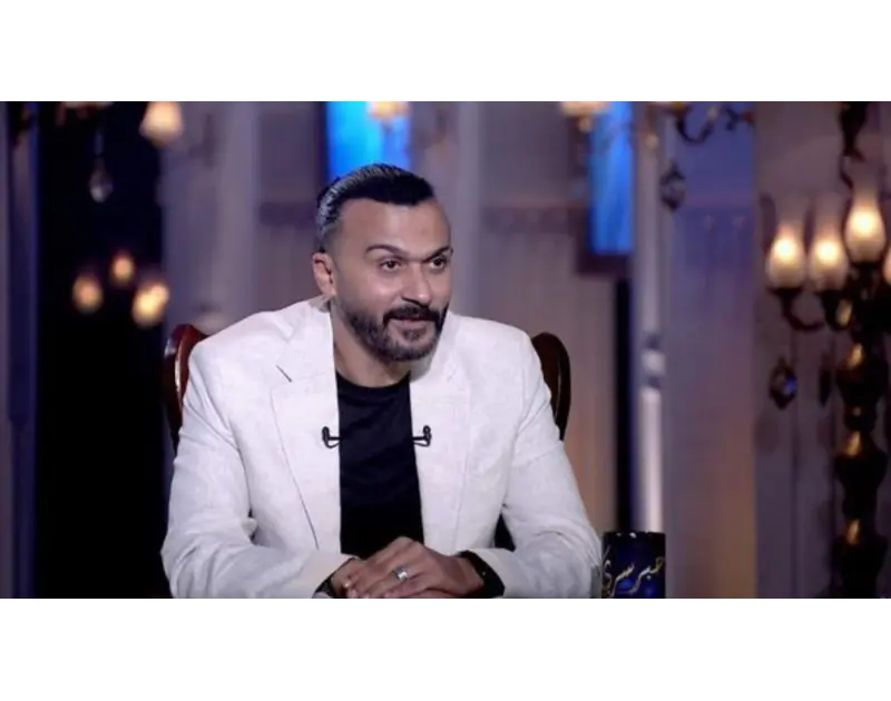 هي سبب المشاكل.. محامي إبراهيم سعيد يكشف تفاصيل الخلاف مع طليقته اصطحبت أجهزة الأمن، أمس، اللاعب السابق إبراهيم سعيد، لسجن عمومي بالقاهرة، لتنفيذ الأحكام الصادرة ضده في قضايا نفقة
