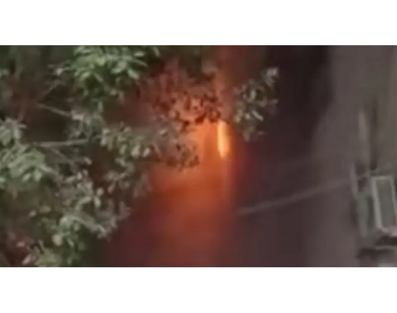 السيطرة على حريق اندلع في عقار بعزبة النخل.. الصور الأولى سيطرت الحماية المدنية بمحافظة القاهرة، على حريق نشب في عقار سكني بمنطقة عزبة النخلحريق نشب بمنطقة عزبة النخلتلقت الأجهزة ا