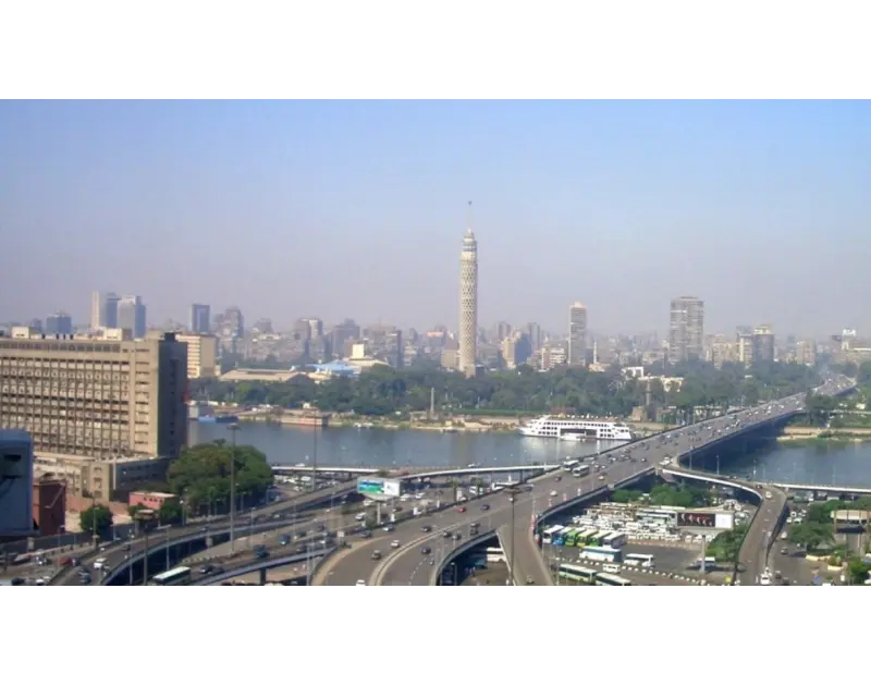 مرونة وانسيابية.. تفاصيل الحالة المرورية في القاهرة والجيزة اليوم شهد بعض الطرق وشوارع وميادين محافظتي القاهرة والجيزة، والمحاور الرابطة بين المحافظات، سواء الطرق السريعة أو الصحرا