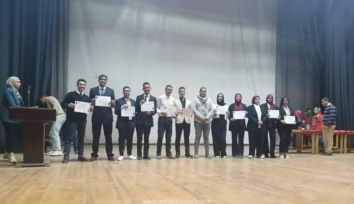 كتبت أمل عبد الرحيم تحت رعاية ودعم الأستاذ أيمن موسي وكيل الوزارة حصدت مديرية التربية والتعليم بالإسماعيلية المركز الأول و الثانى على مستوى الجمهورية من بين خمس مشروعات شارك بها طل