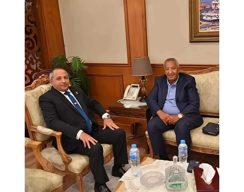 كامل أبو علي يتقدم بإستقالته من رئاسة المصري نشرت الصفحة الرسمية لمحافظة بورسعيد بيانا رسميا أكدت فيه تقدم كامل أبو علي بإستقالته من رئاسة النادي المصري وذلك بسبب ظروف صحيه تحرمه م