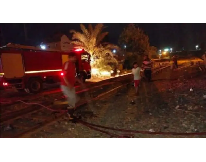 السيطرة على حريق في محيط محطة قطار إدفو بأسوان سيطرت قوات الحماية المدنية بأسوان على حريق اندلع بمحيط محطة قطار إدفو، شمال محافظة أسوان، قبل امتداد النيران إلى المحلات المجاورة، وت