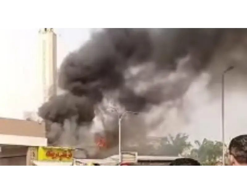 السيطرة على حريق شب في أكشاك بمنطقة التجمع الخامس (صور) سيطرت قوات الحماية المدنية بالقاهرة على حريق شب في أكشاك جوار مسجد بمنطقة التجمع الخامس، دون وقوع إصابات.حريق فى مبني جوار م