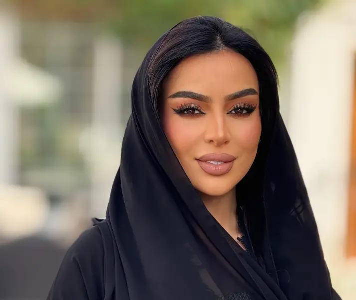 أريام تهدي الأردن قلي مرحبا افاق عربية - في خطوة فنية تحمل في طياتها الكثير من الحب والوفاء، طرحت الفنانة الإماراتية أريام أحدث أعمالها الغنائية بعنوان قلي مرحبا، مقدمة من خلالها أ