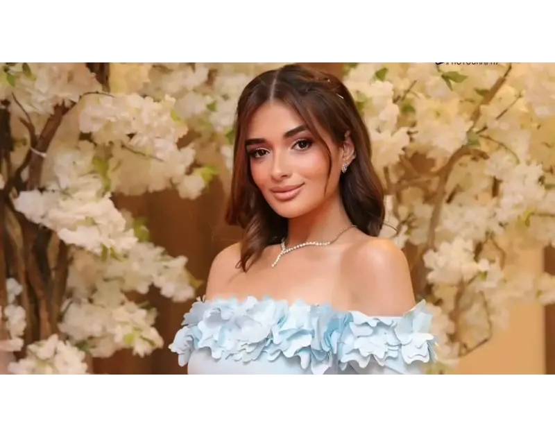 ملك زاهر تدخل عالم التأليف افاق عربية - أعلنت الفنانة الشابة ملك زاهر عن أولى خطواتها في عالم التأليف والإخراج السينمائي من خلال فيلم يحمل عنوان شنطة سفر، في نقلة جديدة تضيفها إلى