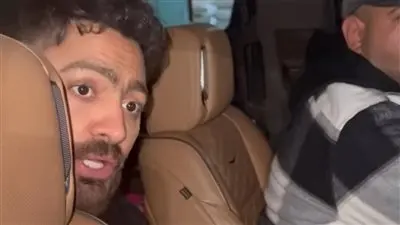 بكاء المعجبات وباقات ورد.. لقطات من حفل تامر حسني في قصر عابدين