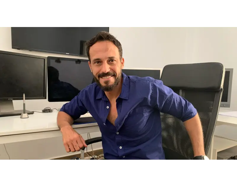 يوسف الشريف يعود لكتاب عمره 2500 سنة في "فن الحرب"