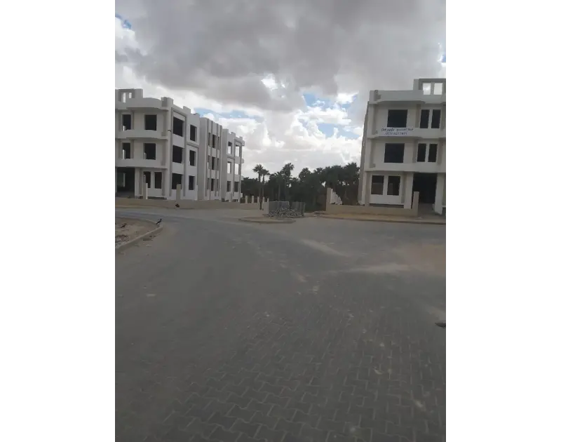 مخالفات جديدة في دريم لاند. فيلات على الجولف دون ترخيص وعمارات بلا سند بالمخطط العام