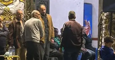 الحزن يخيم على عزاء الفنانة فاطمة كشرى وأهالى منطقتها يودعونها