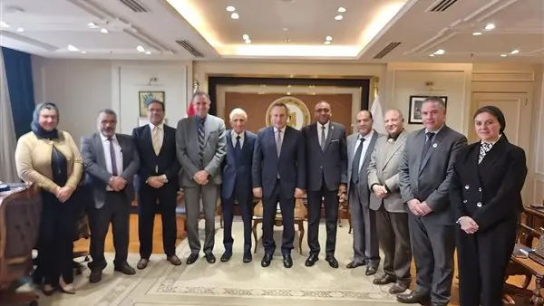 وزير التعليم العالي يلتقي اللجنة المؤقتة لنقابة التكنولوجيين