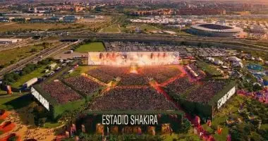 تصميم معمارى وهوية لاتينية.. ملعب مؤقت فى مدريد لحفلات شاكيرا