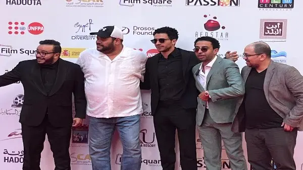 محمد ممدوح يصل مهرجان الإسكندرية لعرضه فيلمًا في حفل الافتتاح
