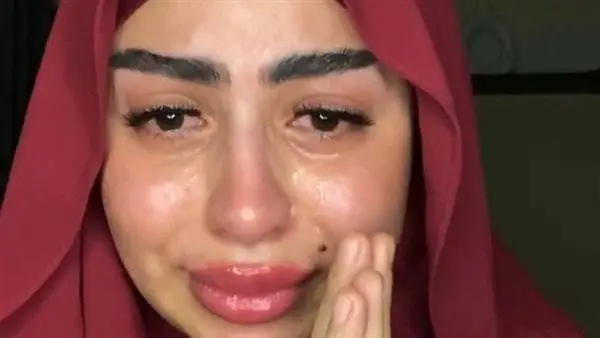 طليقة مسلم تهاجمه بسبب عدم انفاقه على نجله