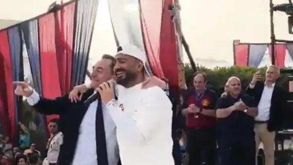“غنّينا تامر حسني يكشف كواليس لقائه بالسفير الفرنسي