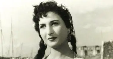 من السيرك إلى النجومية.. رحلة شقاء صنعت أسطورة نعيمة عاكف