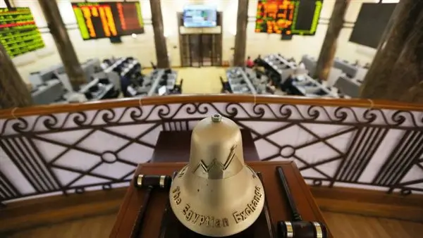 البورصة المصرية تعتذر عن الخلل الناجم بسبب وقف التداول وتفسر السبب