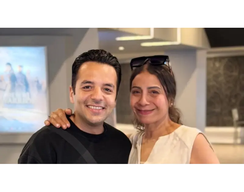 "أنا ابنك رضا يا ماما". أول لقاء بين طفل فيلم تيتو ووالدته بعد 22 عامًا
