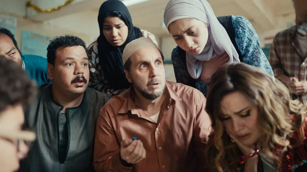 اقترب من ربع مليار. فيلم برشامة يواصل صدارة شباك التذاكر