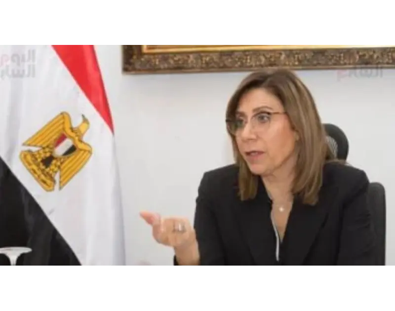 مناسبة غالية للمصريين. وزيرة الثقافة تهنئ السيسي بذكرى تحرير سيناء