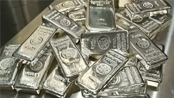 أسعار الفضة في السوق المحلية في بداية تعاملات الأحد 26 أبريل 2026