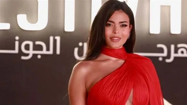 بقى عندي أعداء. أسماء جلال تثير الجدل عبر إنستجرام