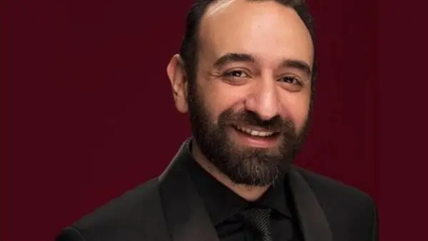 عمرو سلامة: الفضاء الإلكتروني أثبت إن أي مختل ممكن يكون ليه متابعين وكمان يعترفوا بمجنون كدكتور
