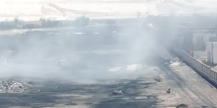كفن أبيض وسماء سوداء. بني خالد بالمنيا تتنفس “الأسمنت” وتنتظر “الحياة”