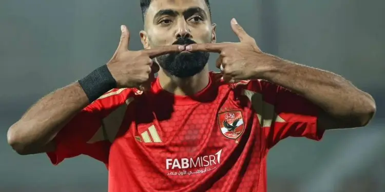 الشحات يتفرج على ماتش بيراميدز من “المدرجات”