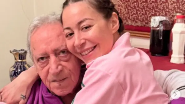 بعد وفاته بأيام ..منة شلبي ترثي والدها الراحلة بذكرى ميلاده