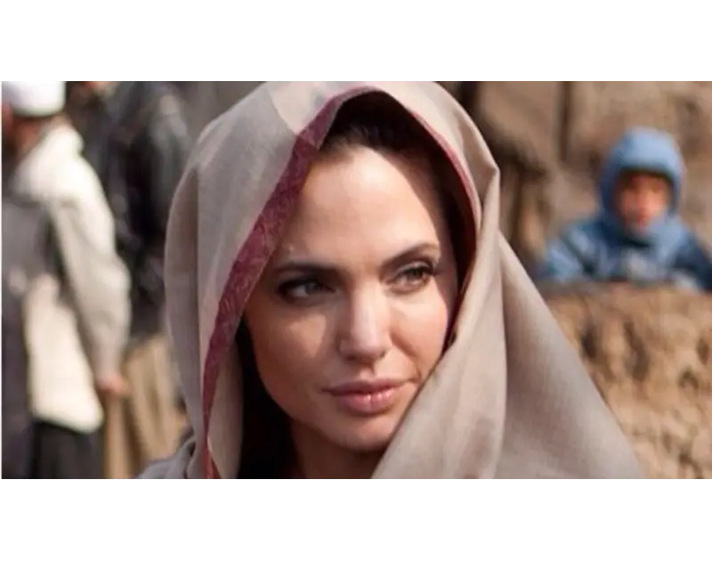 من أنجلينا جولي إلى اَن هاثاواي. نجوم هوليوود يشيدون بالإسلام